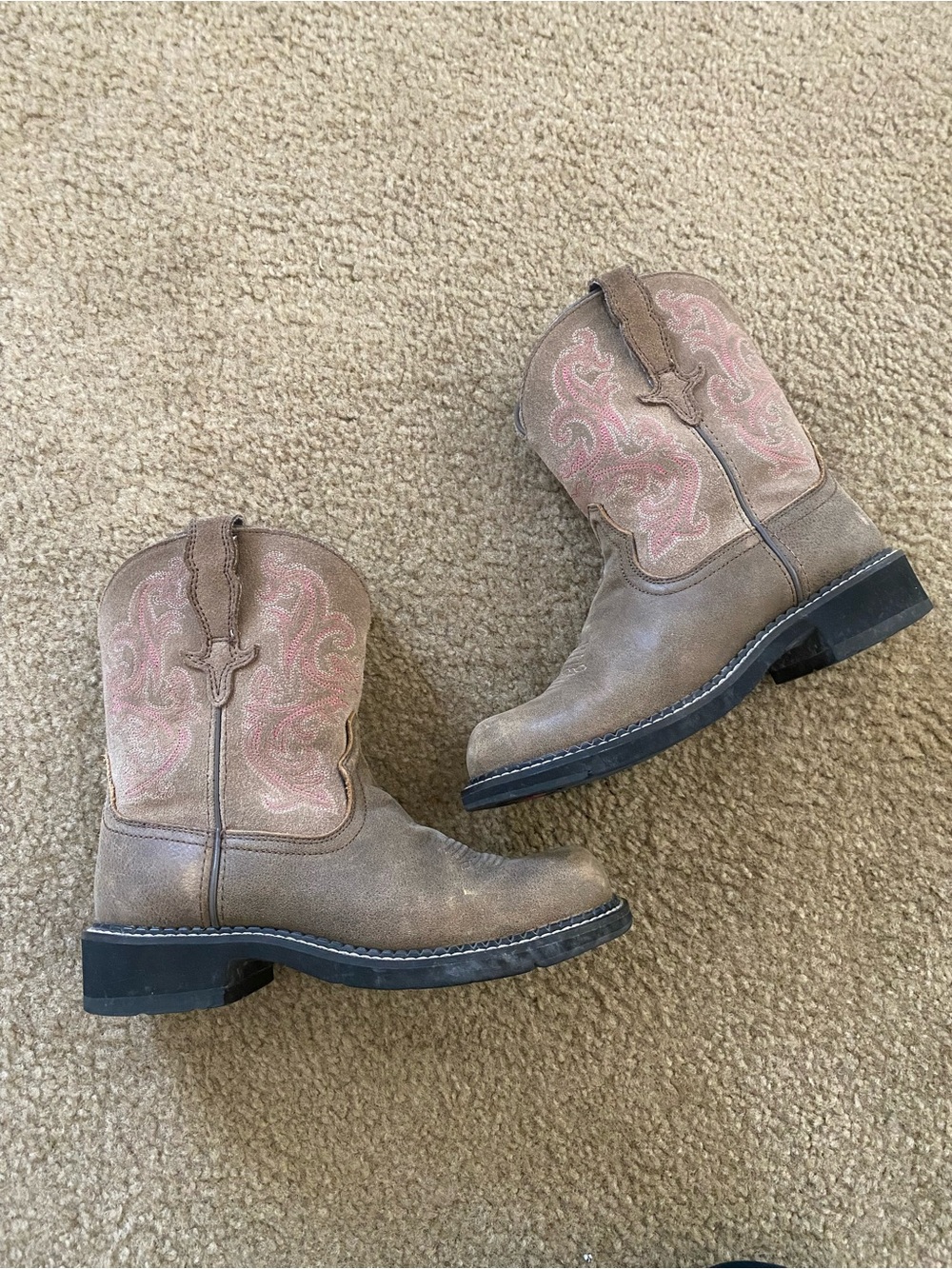 Ariat Fatbaby Western Boots | Pink Embroidered | Women’s 7.5B